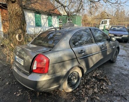 Серый Хендай Акцент, объемом двигателя 1.4 л и пробегом 180 тыс. км за 1200 $, фото 1 на Automoto.ua