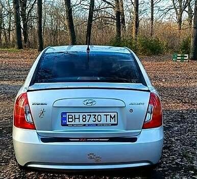 Серый Хендай Акцент, объемом двигателя 1.4 л и пробегом 258 тыс. км за 4700 $, фото 1 на Automoto.ua