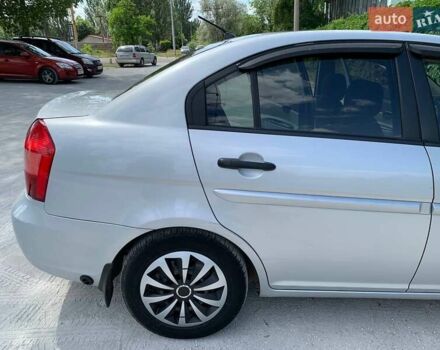 Сірий Хендай Акцент, об'ємом двигуна 1.4 л та пробігом 170 тис. км за 5100 $, фото 7 на Automoto.ua