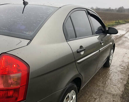 Серый Хендай Акцент, объемом двигателя 1.4 л и пробегом 186 тыс. км за 4800 $, фото 5 на Automoto.ua