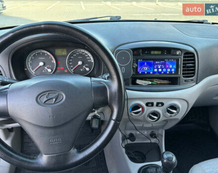Серый Хендай Акцент, объемом двигателя 1.4 л и пробегом 135 тыс. км за 4800 $, фото 17 на Automoto.ua