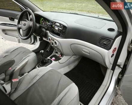 Сірий Хендай Акцент, об'ємом двигуна 1.5 л та пробігом 150 тис. км за 5500 $, фото 27 на Automoto.ua