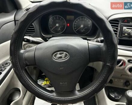 Серый Хендай Акцент, объемом двигателя 1.4 л и пробегом 168 тыс. км за 5200 $, фото 13 на Automoto.ua