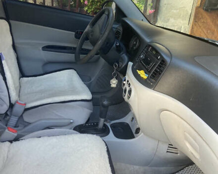 Хендай Акцент 2008 в Тернополе на Automoto.ua Серый Хендай Акцент, объемом двигателя 1.4 л и пробегом 98 тыс. км за 6000 $, фото 7 на Automoto.ua