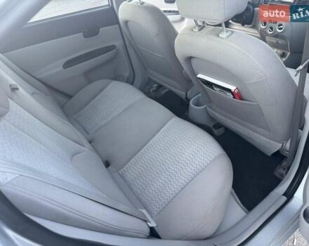 Серый Хендай Акцент, объемом двигателя 1.49 л и пробегом 185 тыс. км за 5200 $, фото 8 на Automoto.ua