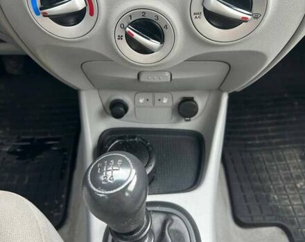 Сірий Хендай Акцент, об'ємом двигуна 1.4 л та пробігом 237 тис. км за 4700 $, фото 12 на Automoto.ua