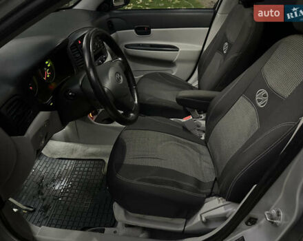 Серый Хендай Акцент, объемом двигателя 1.4 л и пробегом 200 тыс. км за 4990 $, фото 21 на Automoto.ua