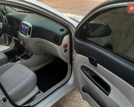 Сірий Хендай Акцент, об'ємом двигуна 1.6 л та пробігом 222 тис. км за 6200 $, фото 8 на Automoto.ua