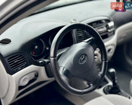 Серый Хендай Акцент, объемом двигателя 1.4 л и пробегом 312 тыс. км за 4150 $, фото 21 на Automoto.ua