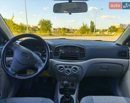 Серый Хендай Акцент, объемом двигателя 1.4 л и пробегом 275 тыс. км за 4700 $, фото 7 на Automoto.ua