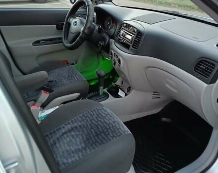 Сірий Хендай Акцент, об'ємом двигуна 1.4 л та пробігом 130 тис. км за 5100 $, фото 11 на Automoto.ua