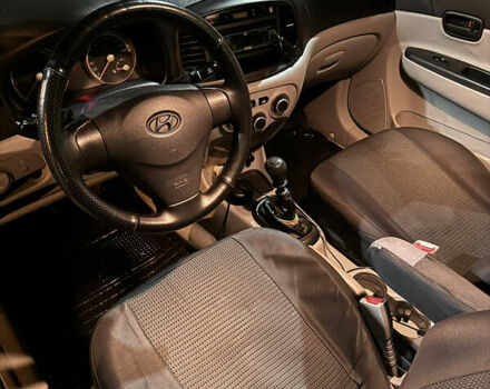 Серый Хендай Акцент, объемом двигателя 1.49 л и пробегом 250 тыс. км за 5300 $, фото 6 на Automoto.ua