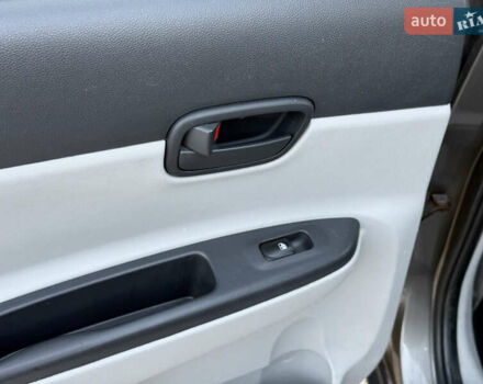 Сірий Хендай Акцент, об'ємом двигуна 1.4 л та пробігом 138 тис. км за 5600 $, фото 39 на Automoto.ua