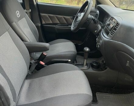 Сірий Хендай Акцент, об'ємом двигуна 1.4 л та пробігом 160 тис. км за 4999 $, фото 11 на Automoto.ua