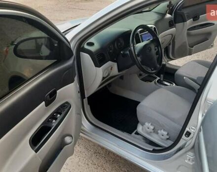 Сірий Хендай Акцент, об'ємом двигуна 1.6 л та пробігом 222 тис. км за 6200 $, фото 17 на Automoto.ua