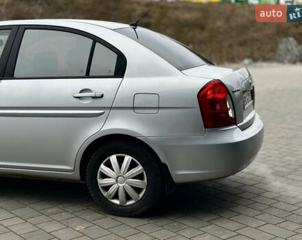 Серый Хендай Акцент, объемом двигателя 1.4 л и пробегом 312 тыс. км за 4150 $, фото 7 на Automoto.ua