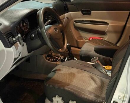 Серый Хендай Акцент, объемом двигателя 1.4 л и пробегом 203 тыс. км за 4990 $, фото 8 на Automoto.ua