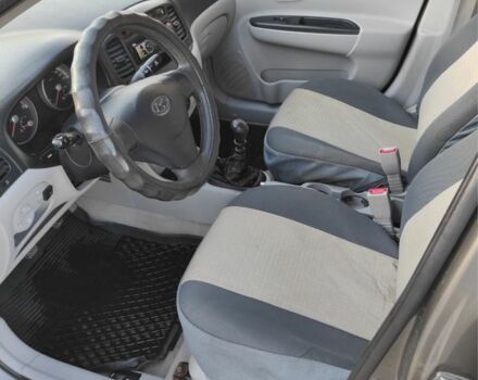 Сірий Хендай Акцент, об'ємом двигуна 1.4 л та пробігом 240 тис. км за 4650 $, фото 7 на Automoto.ua