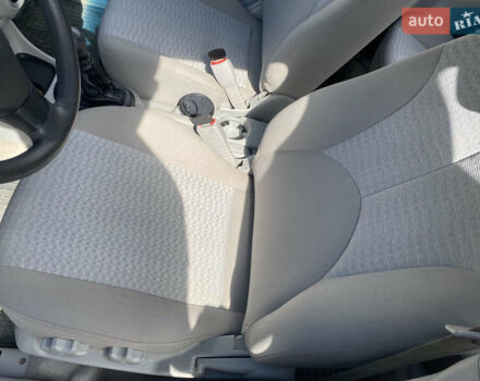 Серый Хендай Акцент, объемом двигателя 1.4 л и пробегом 85 тыс. км за 4700 $, фото 6 на Automoto.ua