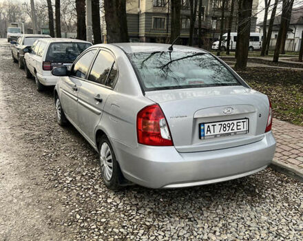 Серый Хендай Акцент, объемом двигателя 1.4 л и пробегом 271 тыс. км за 3400 $, фото 2 на Automoto.ua