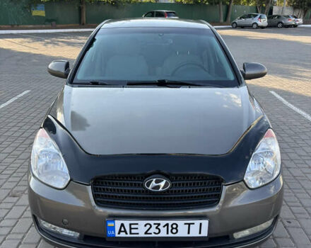 Серый Хендай Акцент, объемом двигателя 1.4 л и пробегом 135 тыс. км за 4800 $, фото 4 на Automoto.ua