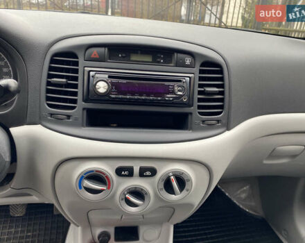 Серый Хендай Акцент, объемом двигателя 1.4 л и пробегом 5 тыс. км за 7500 $, фото 25 на Automoto.ua