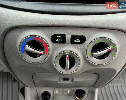 Сірий Хендай Акцент, об'ємом двигуна 1.4 л та пробігом 224 тис. км за 4400 $, фото 19 на Automoto.ua