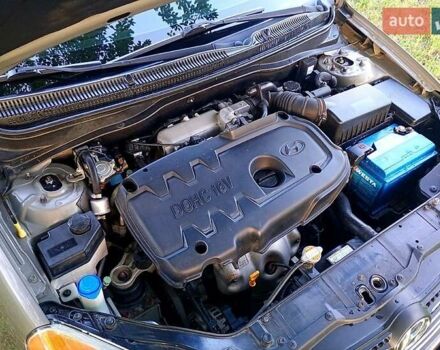 Сірий Хендай Акцент, об'ємом двигуна 1.4 л та пробігом 118 тис. км за 6600 $, фото 2 на Automoto.ua