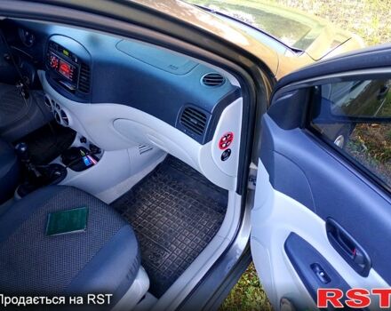 Сірий Хендай Акцент, об'ємом двигуна 1.4 л та пробігом 118 тис. км за 6600 $, фото 4 на Automoto.ua