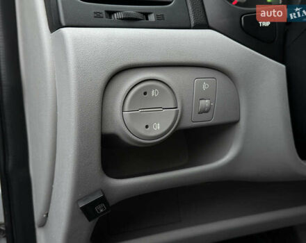 Сірий Хендай Акцент, об'ємом двигуна 1.4 л та пробігом 224 тис. км за 4400 $, фото 21 на Automoto.ua