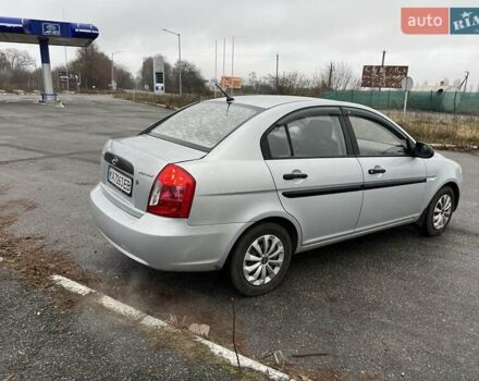 Серый Хендай Акцент, объемом двигателя 1.4 л и пробегом 139 тыс. км за 4500 $, фото 3 на Automoto.ua