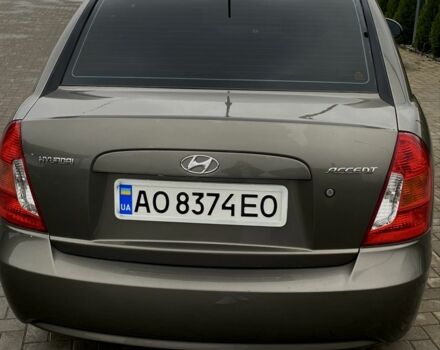 Серый Хендай Акцент, объемом двигателя 1.4 л и пробегом 344 тыс. км за 5000 $, фото 3 на Automoto.ua