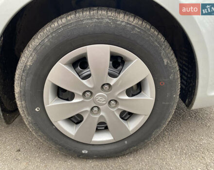 Серый Хендай Акцент, объемом двигателя 1.4 л и пробегом 5 тыс. км за 7500 $, фото 10 на Automoto.ua