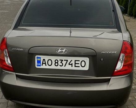 Серый Хендай Акцент, объемом двигателя 1.4 л и пробегом 344 тыс. км за 5000 $, фото 3 на Automoto.ua