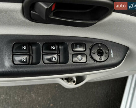 Сірий Хендай Акцент, об'ємом двигуна 1.4 л та пробігом 224 тис. км за 4400 $, фото 14 на Automoto.ua