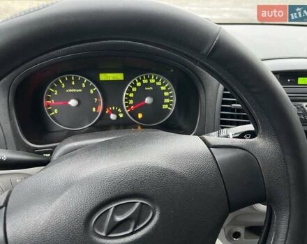 Серый Хендай Акцент, объемом двигателя 1.4 л и пробегом 139 тыс. км за 4500 $, фото 13 на Automoto.ua