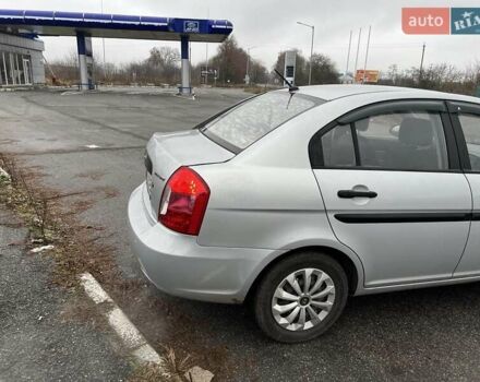 Серый Хендай Акцент, объемом двигателя 1.4 л и пробегом 139 тыс. км за 4500 $, фото 5 на Automoto.ua