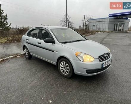 Серый Хендай Акцент, объемом двигателя 1.4 л и пробегом 139 тыс. км за 4500 $, фото 1 на Automoto.ua