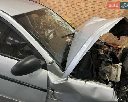 Серый Хендай Акцент, объемом двигателя 1.4 л и пробегом 214 тыс. км за 1900 $, фото 6 на Automoto.ua