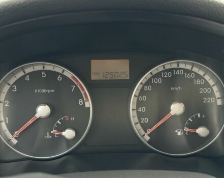 Сірий Хендай Акцент, об'ємом двигуна 1.4 л та пробігом 125 тис. км за 4800 $, фото 7 на Automoto.ua