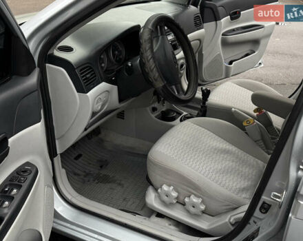 Сірий Хендай Акцент, об'ємом двигуна 1.4 л та пробігом 224 тис. км за 4400 $, фото 15 на Automoto.ua