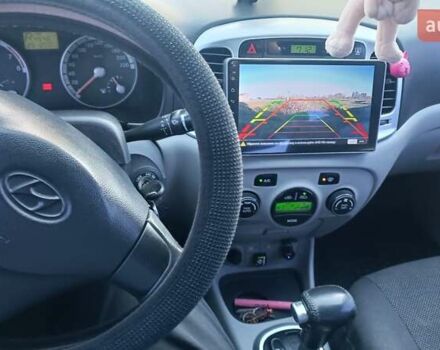 Сірий Хендай Акцент, об'ємом двигуна 1.6 л та пробігом 250 тис. км за 5000 $, фото 3 на Automoto.ua