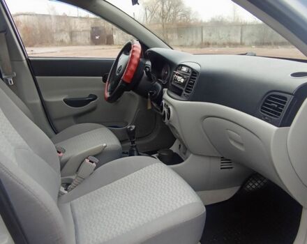 Сірий Хендай Акцент, об'ємом двигуна 1.4 л та пробігом 235 тис. км за 4800 $, фото 7 на Automoto.ua