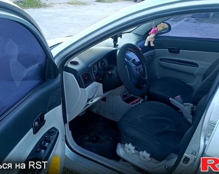 Сірий Хендай Акцент, об'ємом двигуна 1.6 л та пробігом 250 тис. км за 5000 $, фото 6 на Automoto.ua