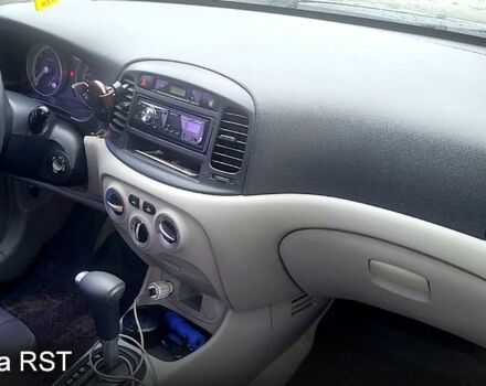 Серый Хендай Акцент, объемом двигателя 1.4 л и пробегом 220 тыс. км за 5900 $, фото 7 на Automoto.ua