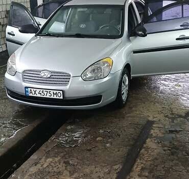 Серый Хендай Акцент, объемом двигателя 1.4 л и пробегом 113 тыс. км за 4600 $, фото 3 на Automoto.ua