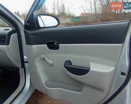 Сірий Хендай Акцент, об'ємом двигуна 1.4 л та пробігом 240 тис. км за 4800 $, фото 5 на Automoto.ua