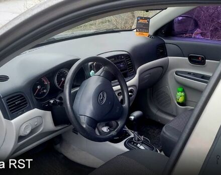 Серый Хендай Акцент, объемом двигателя 1.4 л и пробегом 220 тыс. км за 5900 $, фото 4 на Automoto.ua