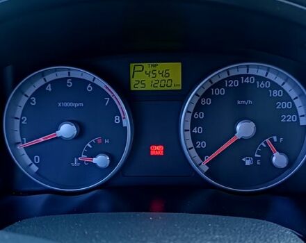 Сірий Хендай Акцент, об'ємом двигуна 1.6 л та пробігом 250 тис. км за 5000 $, фото 5 на Automoto.ua