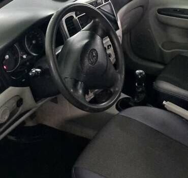 Серый Хендай Акцент, объемом двигателя 1.4 л и пробегом 113 тыс. км за 4600 $, фото 15 на Automoto.ua